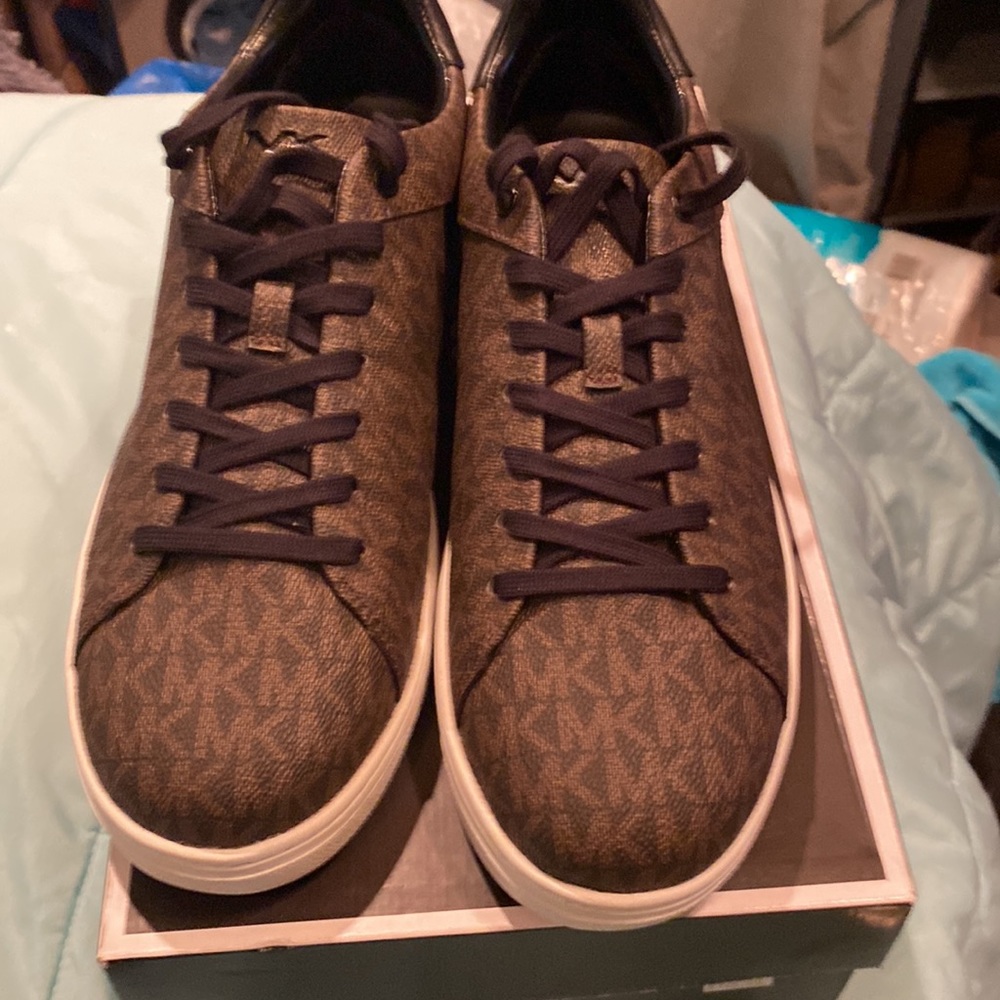 These Are Michael Kors casual shoe leather brand-new - Picture 3 of 4